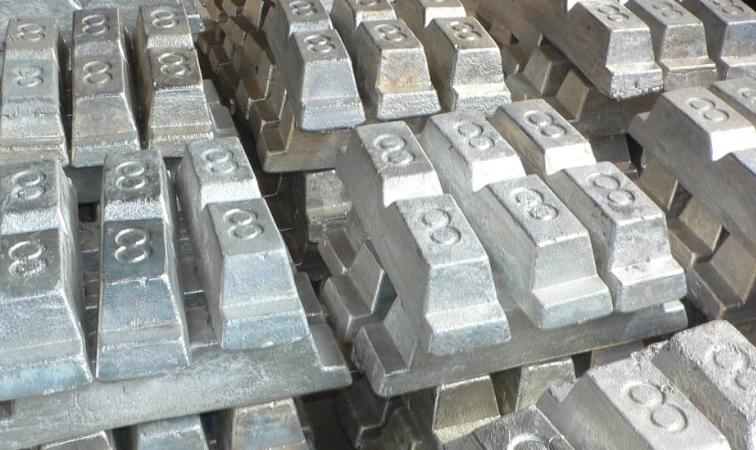 外媒：预计到明年底 铝价将达到3000美元