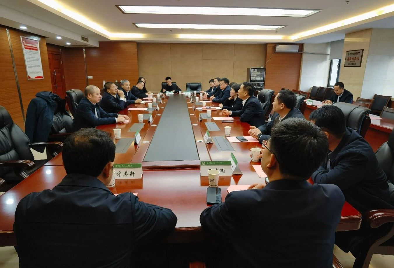 范顺科理事长会见潍坊市委常委、临朐县委书记刘艳芳和华建铝业董事长吴维光一行