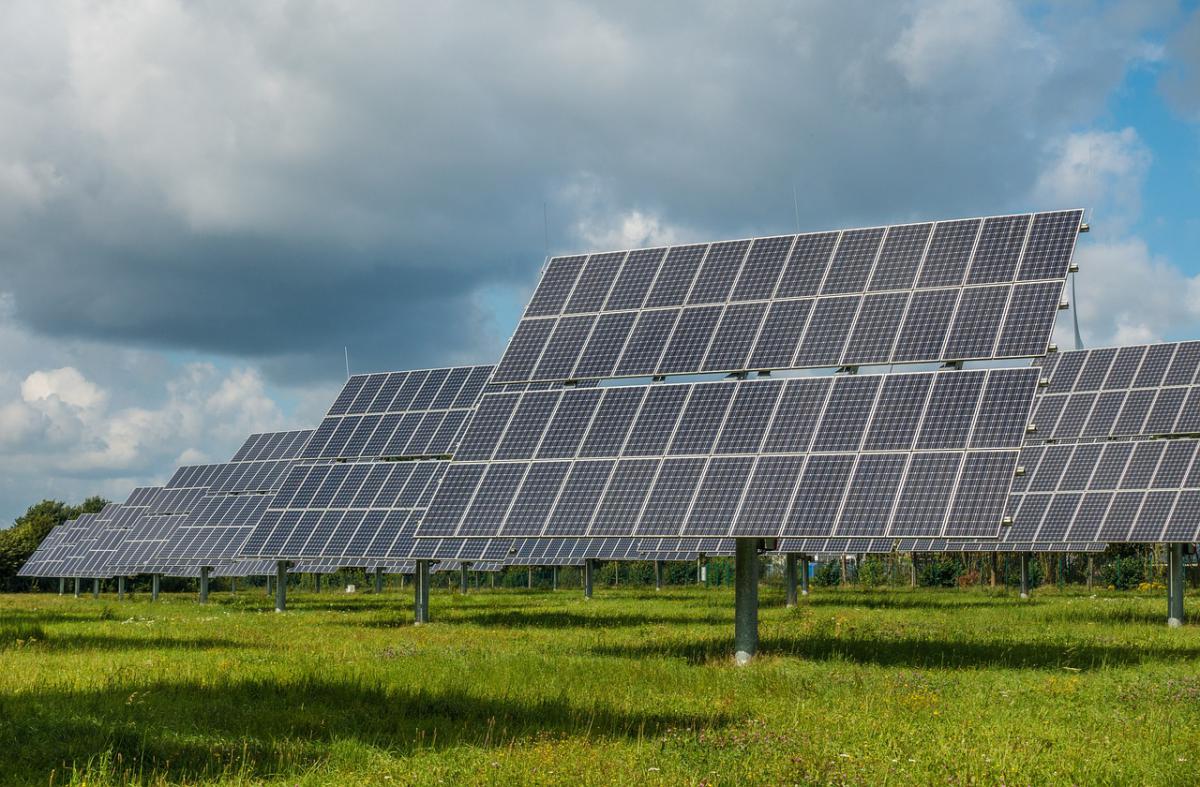 photovoltaic-system-2742304_1280.jpg